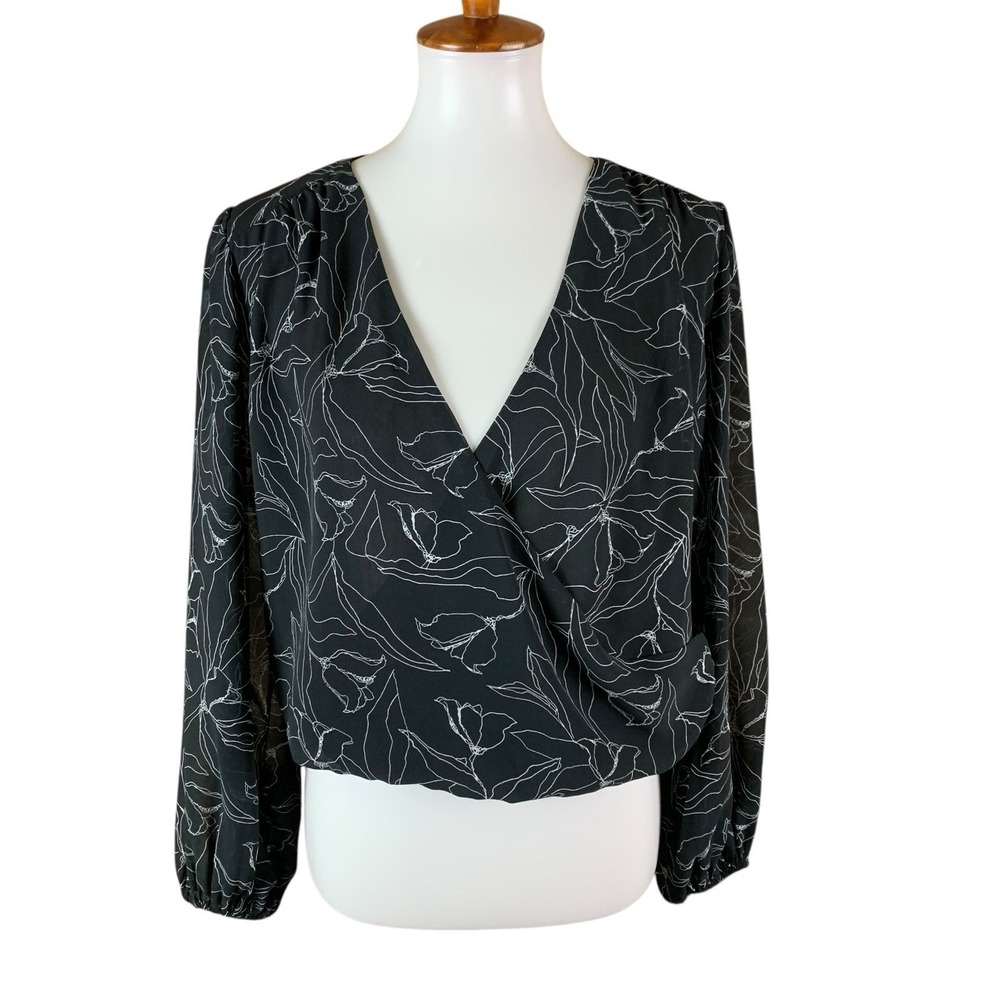ASTR The Label Black White Floral Wrap Blouse Long Sleeve Top Chic Medium